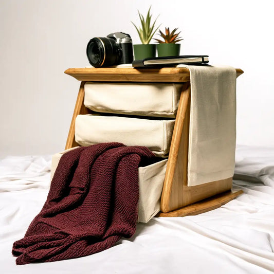 Mobile contenitore dal design essenziale, marrone e beige, per la casa