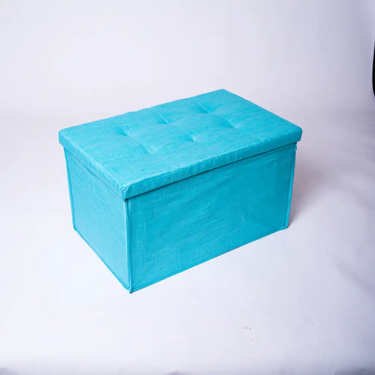 Panca contenitore dal design essenziale, azzurro, per la casa