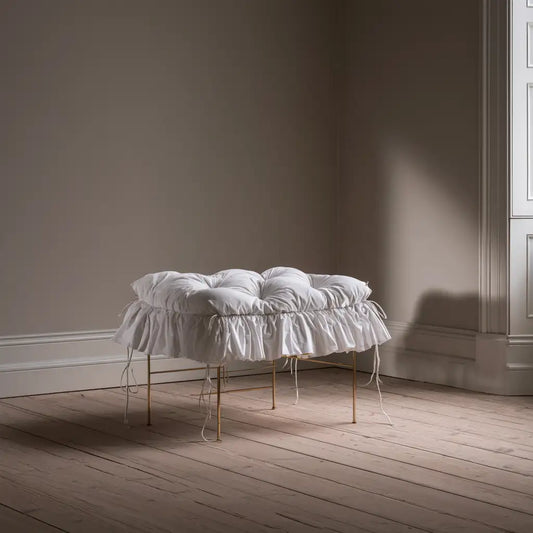 Panca imbottita dalle linee moderne, bianco, per la casa