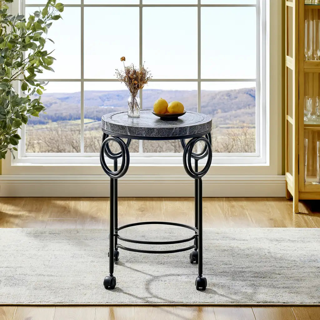 Tavolino alto dal design essenziale, nero, per la casa